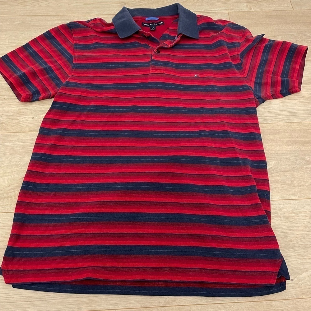 📩2 for $10🛍️📩Tommy Hilfiger polo shirt striped size L